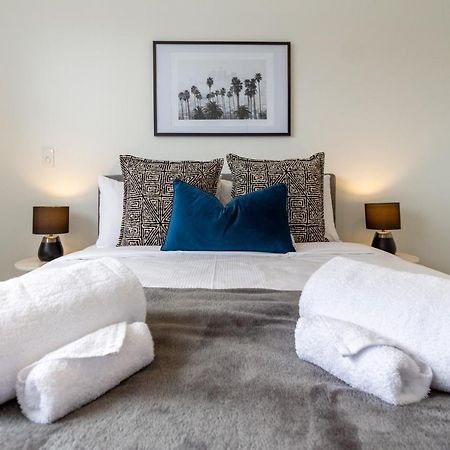 Upper Riccarton Dream - 2 Bed 2 Bath W/Carpark Apartment Christchurch Exterior photo