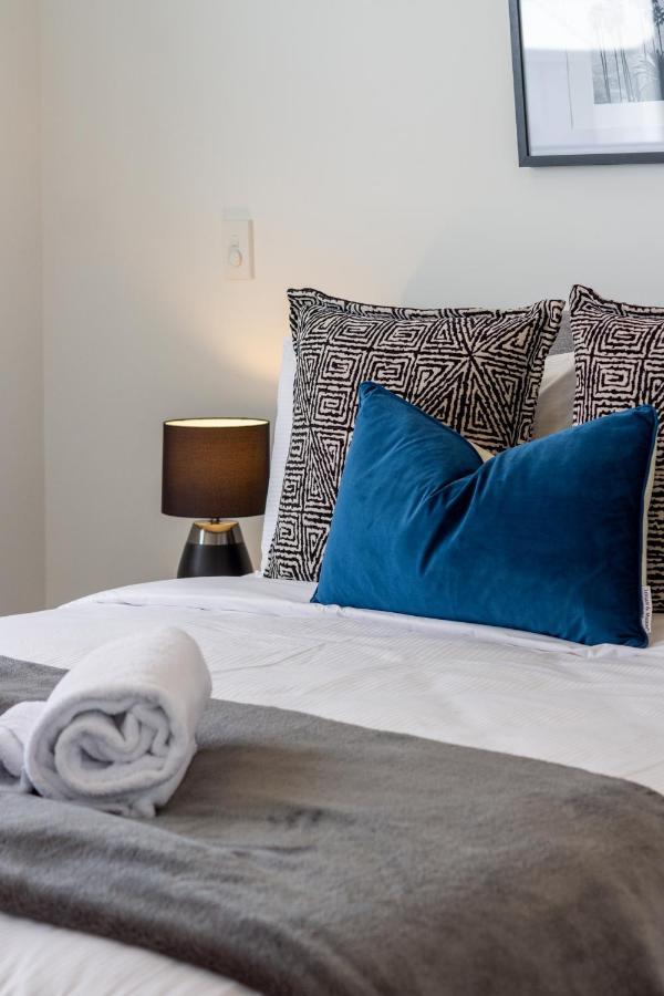Upper Riccarton Dream - 2 Bed 2 Bath W/Carpark Apartment Christchurch Exterior photo