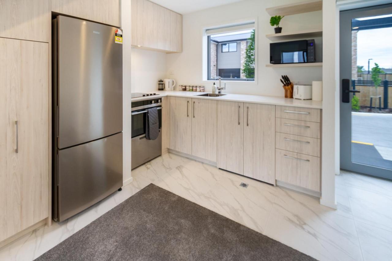 Upper Riccarton Dream - 2 Bed 2 Bath W/Carpark Apartment Christchurch Exterior photo