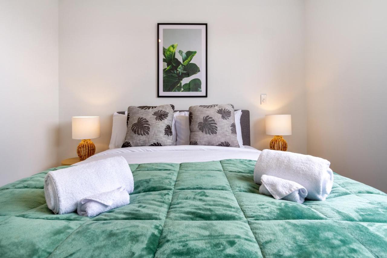 Upper Riccarton Dream - 2 Bed 2 Bath W/Carpark Apartment Christchurch Exterior photo